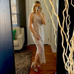 Woman’s Maxi cream lace dress. Size 8p.